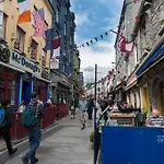 Center-3 Min Walk To Town Square Apartament Galway
