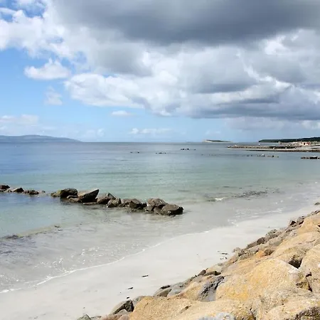 Center-3 Min Walk To Town Square Apartment *