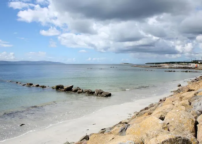 Center-3 Min Walk To Town Square Apartament *