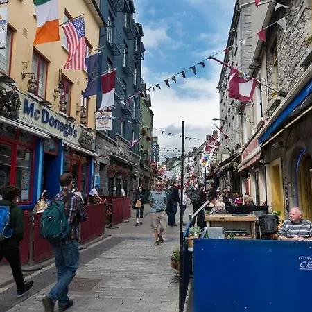 Center-3 Min Walk To Town Square Apartament Galway